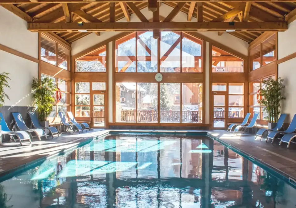 La Reine des Pres-Samoens-Indoor pool (2).webp