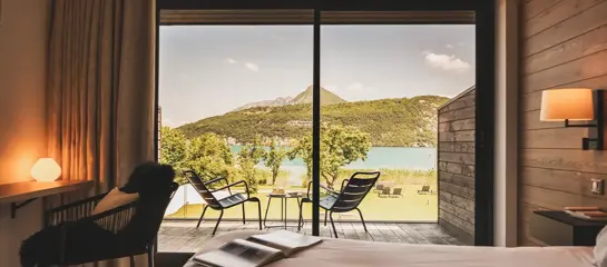 Double room lake view sleeping 2 (c.25m2):