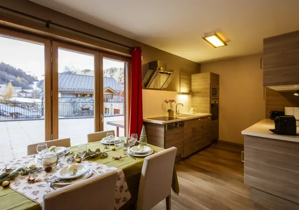 Adrien-Valloire-Apt 6 (6).webp (1)