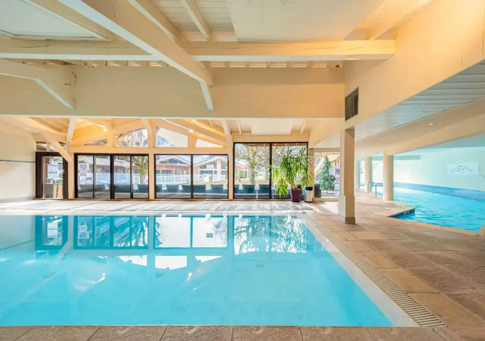 Hotel Le Cret-Morzine-Indoor pools (3).webp