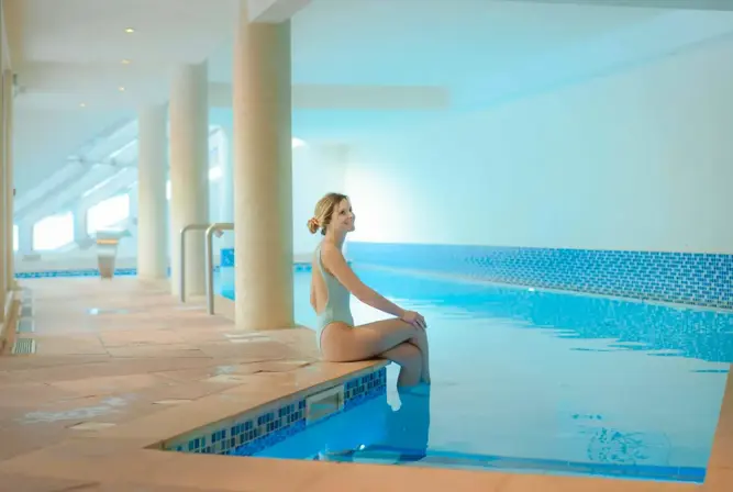Hotel Le Cret-Morzine-Indoor pools (1).webp