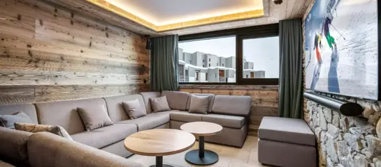 Quartz 602 – 4 bedroom alcove duplex apartment sleeping 10/12 (c.120m2):