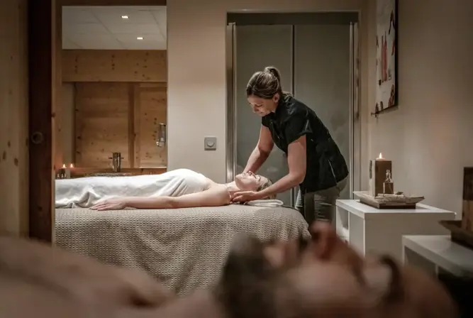 Le Coeur des Loges-Les Menuires- Treatment room (©ManuReyboz).webp