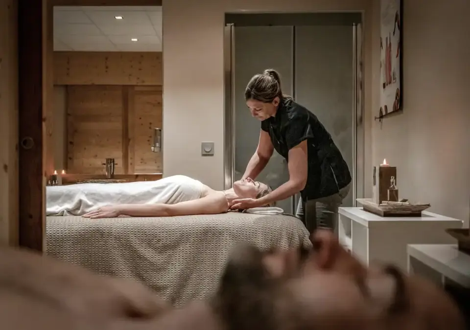 Le Coeur des Loges-Les Menuires- Treatment room (©ManuReyboz).webp