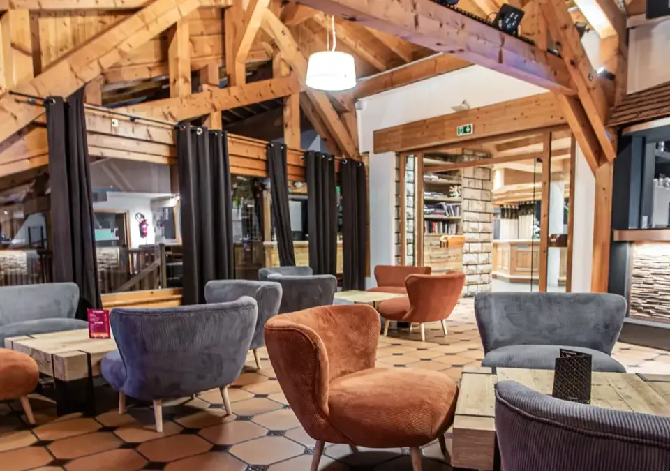 Hotel Le Cret-Morzine-Bar lounge.webp
