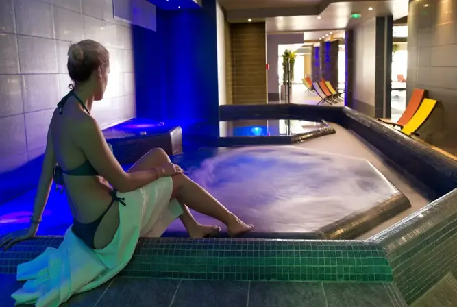 Le Cristal de l'Alpe-Alpe d'Huez-Hot tub (2).webp