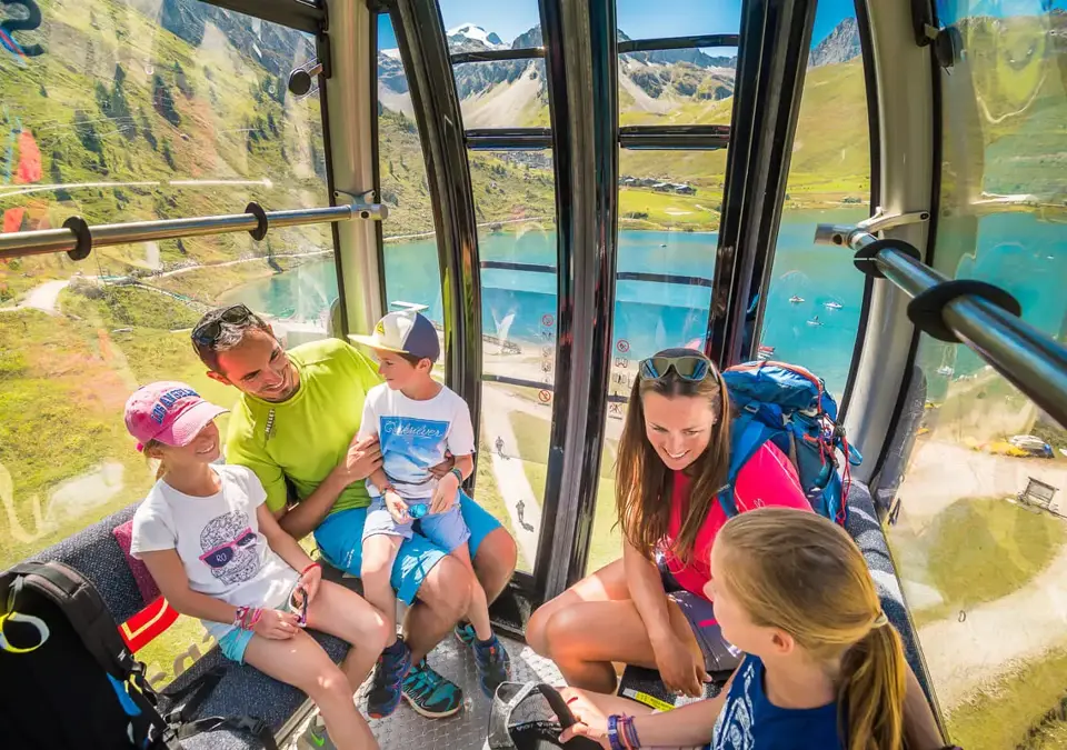 Tignes-Tarentaise-Gondola (©AndyParant).webp