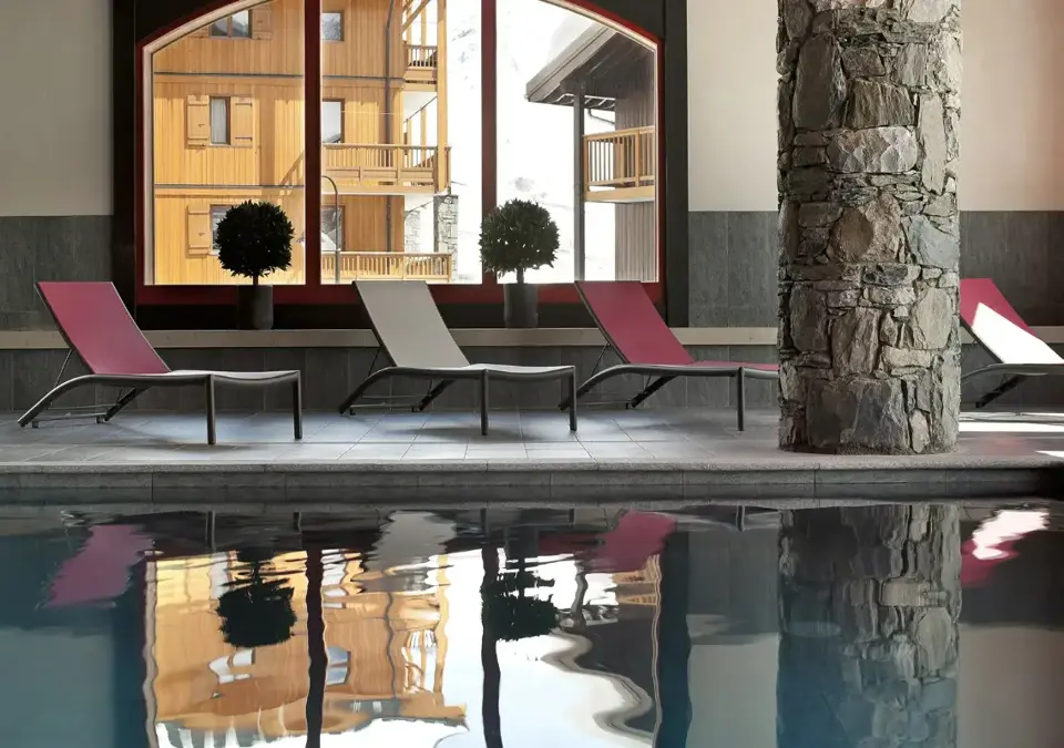 Le Telemark-Tignes le Lac-Indoor pool.webp