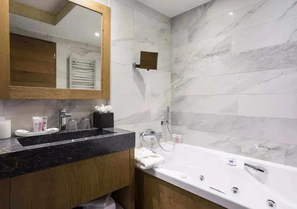 Alparena-4 bed excellence apt (1).webp