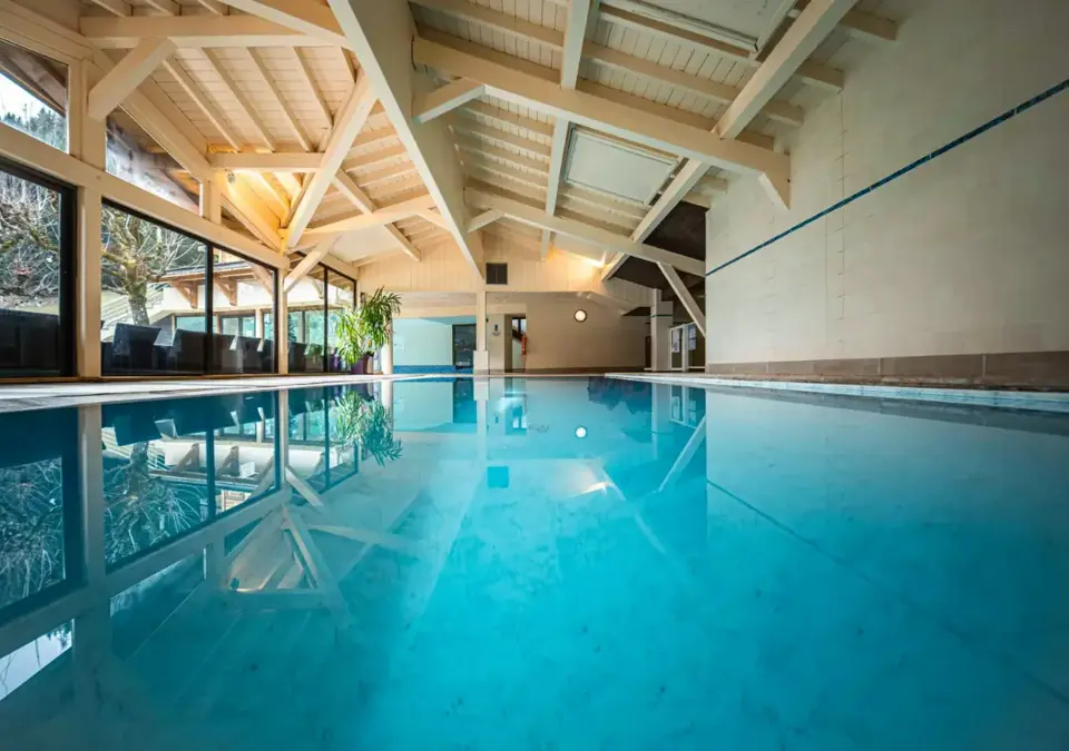 Hotel Le Cret-Morzine-Indoor pools (2).webp